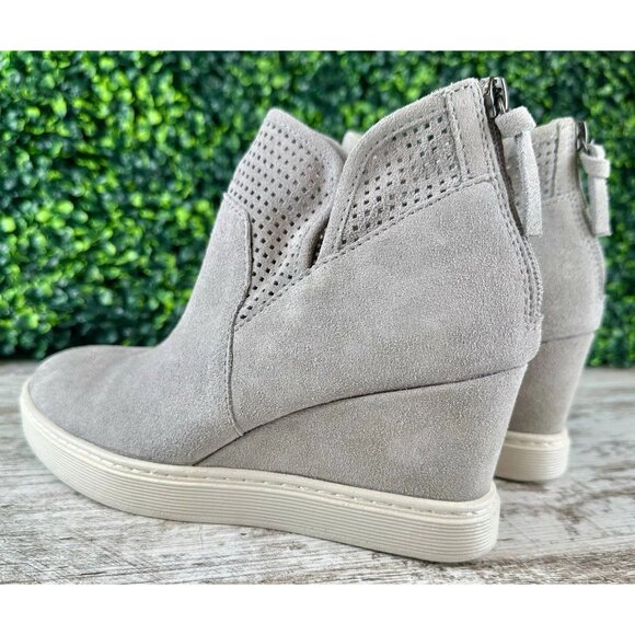 SOFFT Seabrook Wedge Bootie Women’s 8 Gray Italian Suede Perforated NWOB Chic - Picture 5 of 13